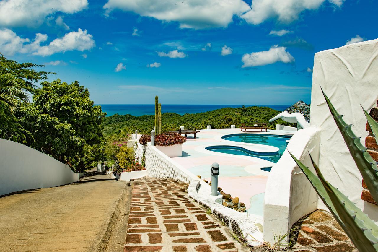 Two Brothers Surf Resort Tola Exterior photo
