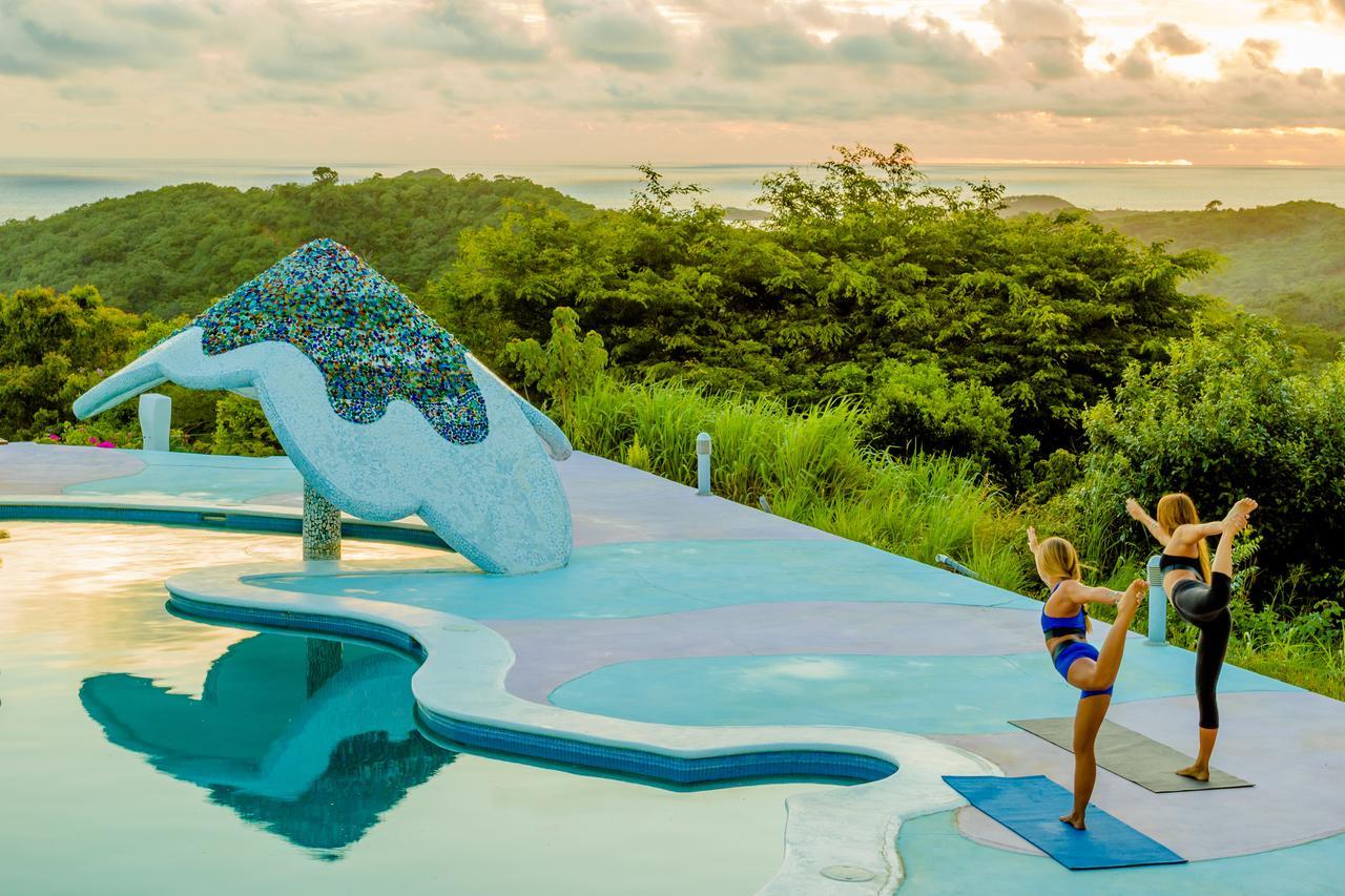 Two Brothers Surf Resort Tola Exterior photo